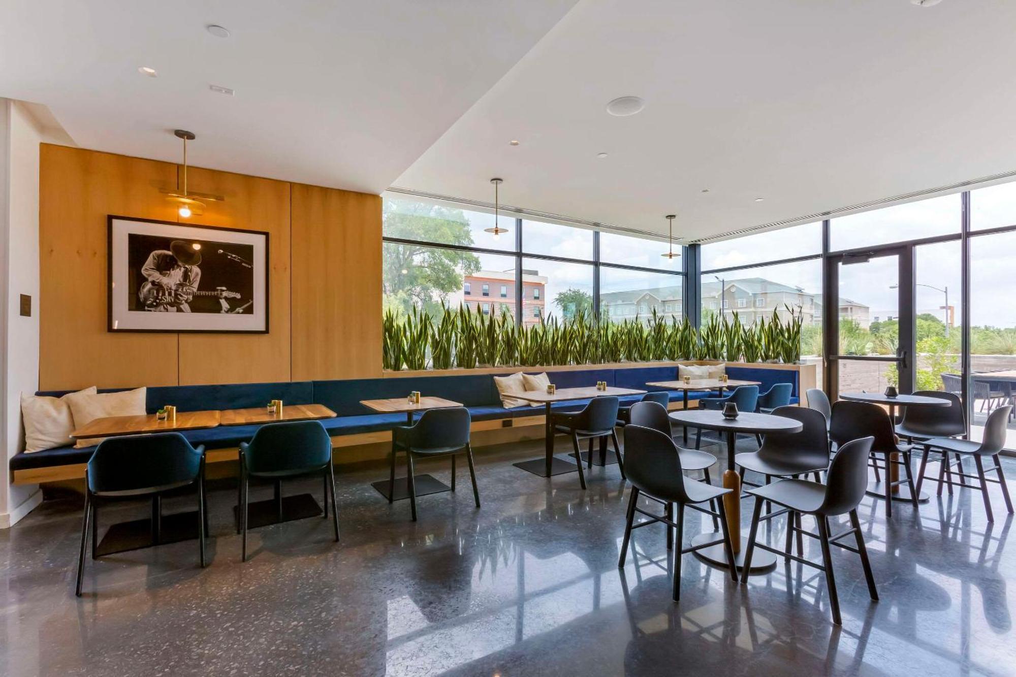 Cambria Hotel Austin Airport Extérieur photo