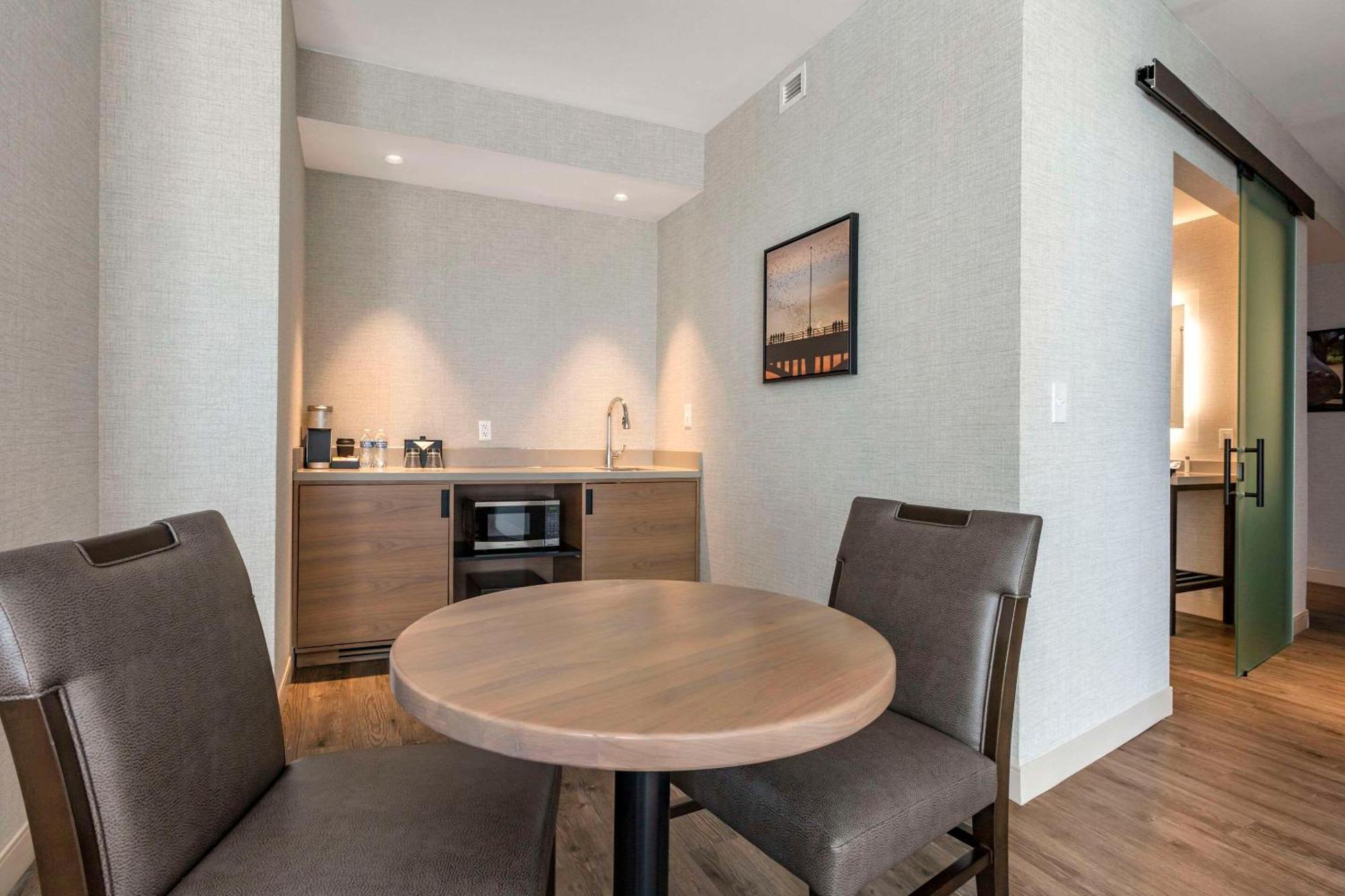 Cambria Hotel Austin Airport Extérieur photo