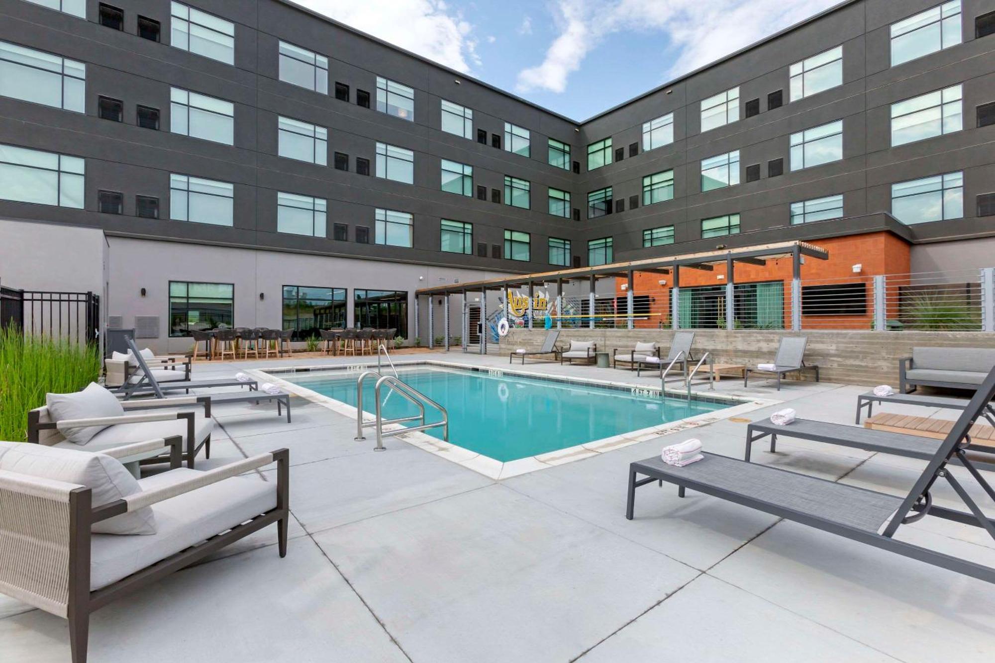 Cambria Hotel Austin Airport Extérieur photo