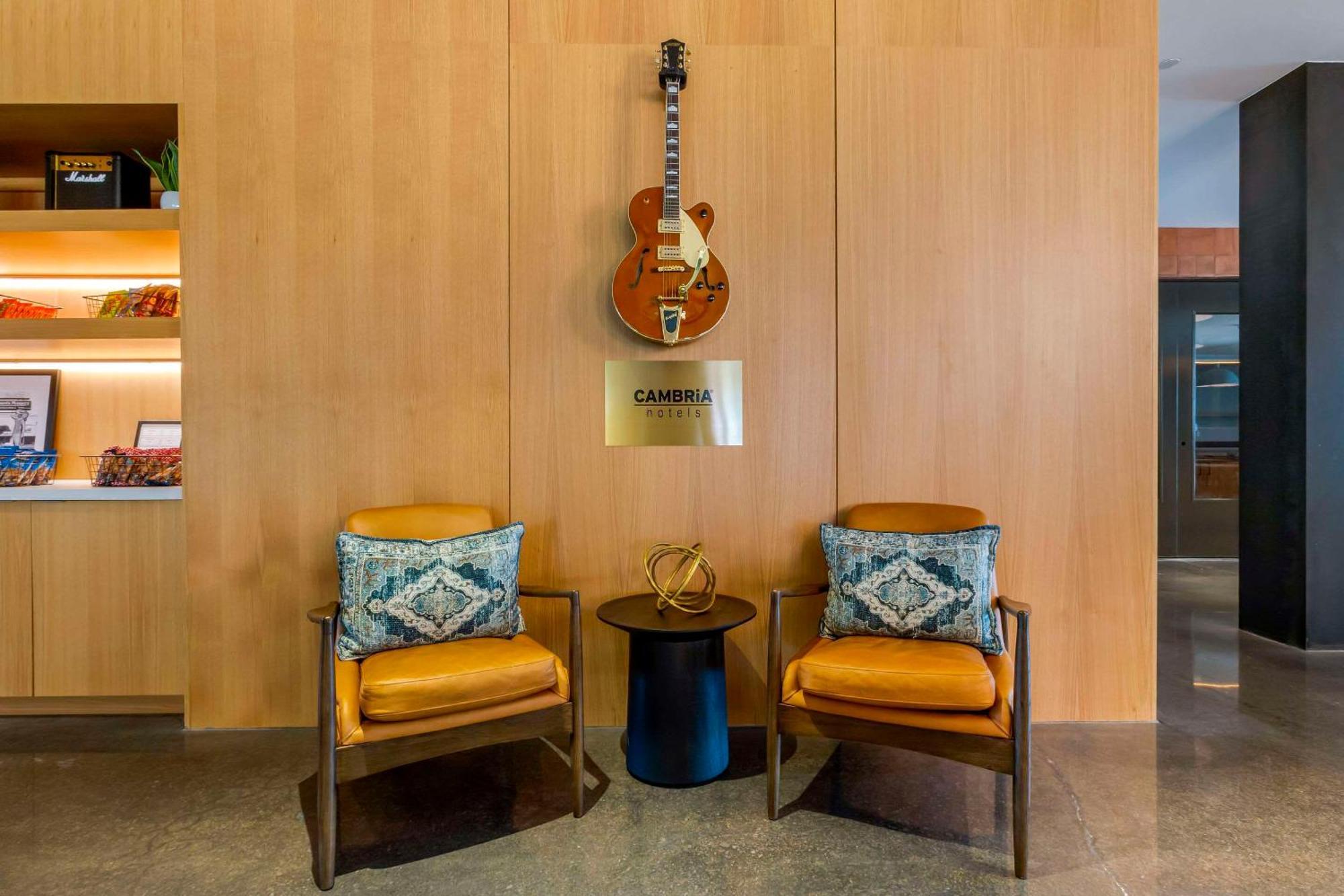 Cambria Hotel Austin Airport Extérieur photo